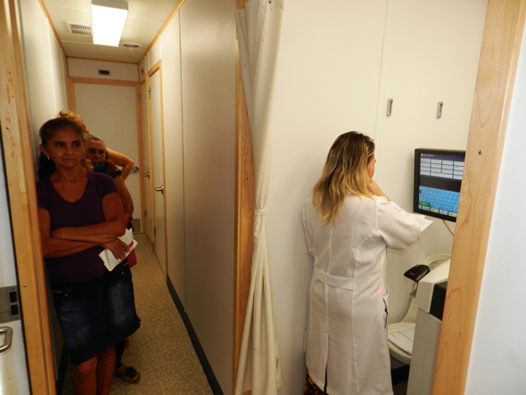 Carreta do Programa Amigos do Peito realizou mais de 200 exames de mamografia em Esperantina